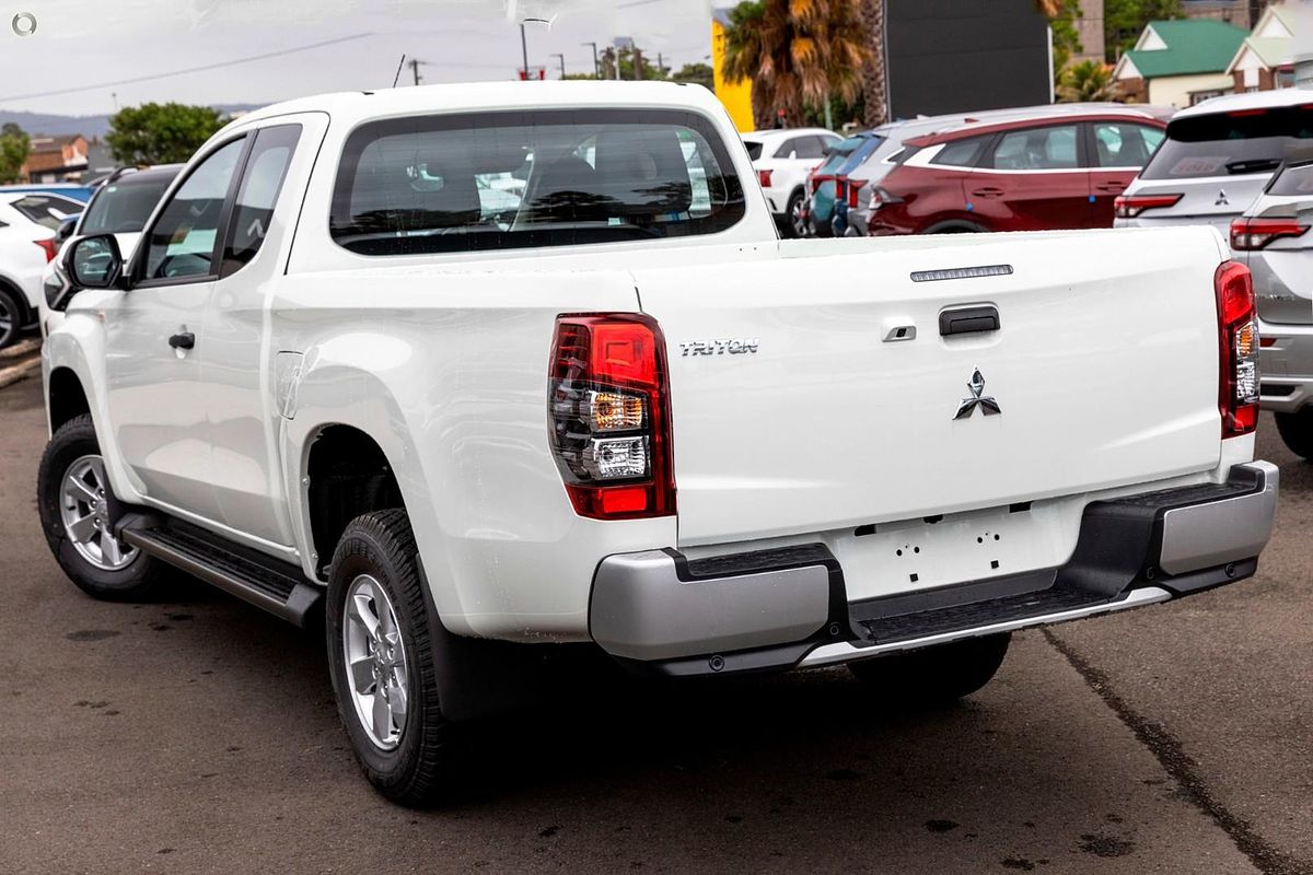 2024 Mitsubishi Triton GLX+ MV 4X4