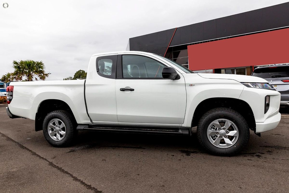 2024 Mitsubishi Triton GLX+ MV 4X4