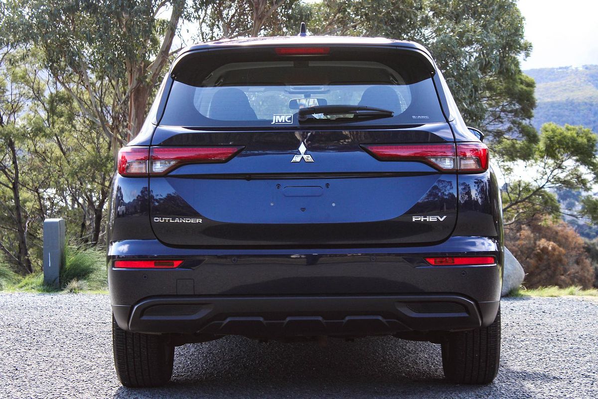 2023 Mitsubishi Outlander PHEV ES ZM