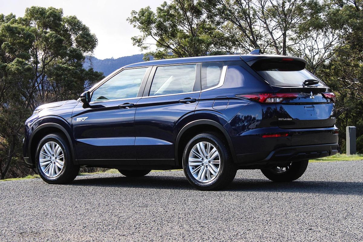 2023 Mitsubishi Outlander PHEV ES ZM