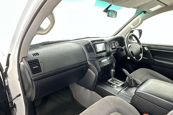 2017 Toyota Landcruiser GX VDJ200R