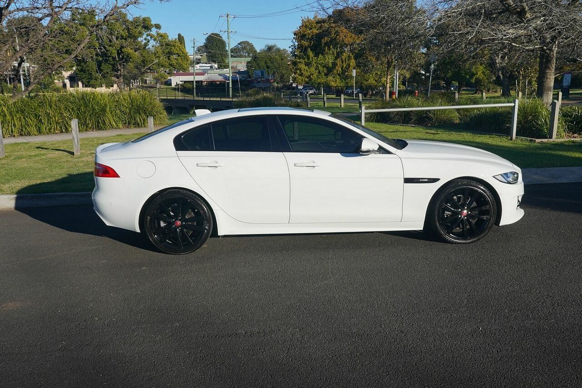 2016 Jaguar XE R-Sport
