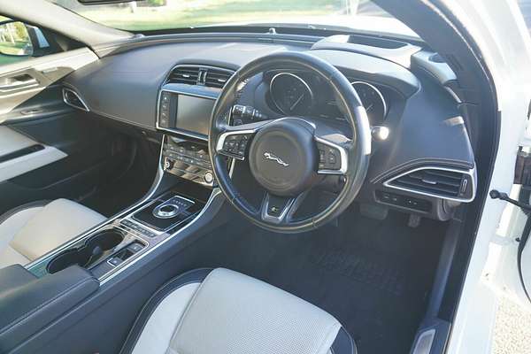 2016 Jaguar XE R-Sport