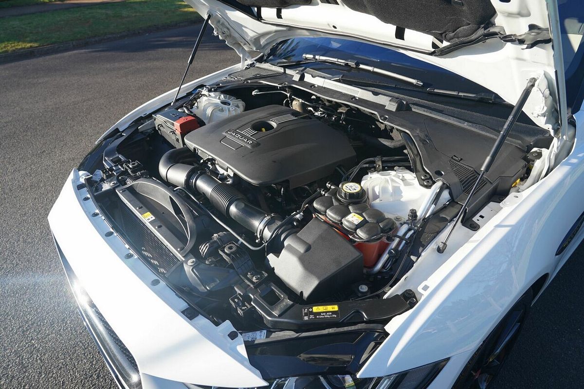 2016 Jaguar XE R-Sport