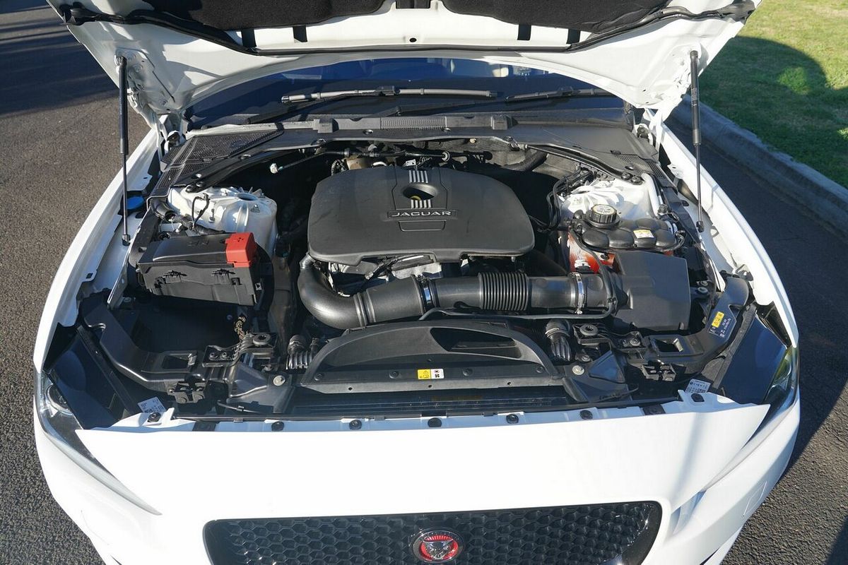 2016 Jaguar XE R-Sport