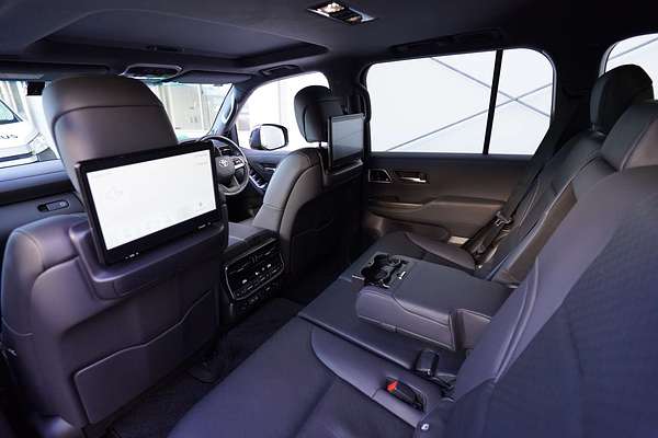 2023 Toyota Landcruiser Sahara ZX FJA300R