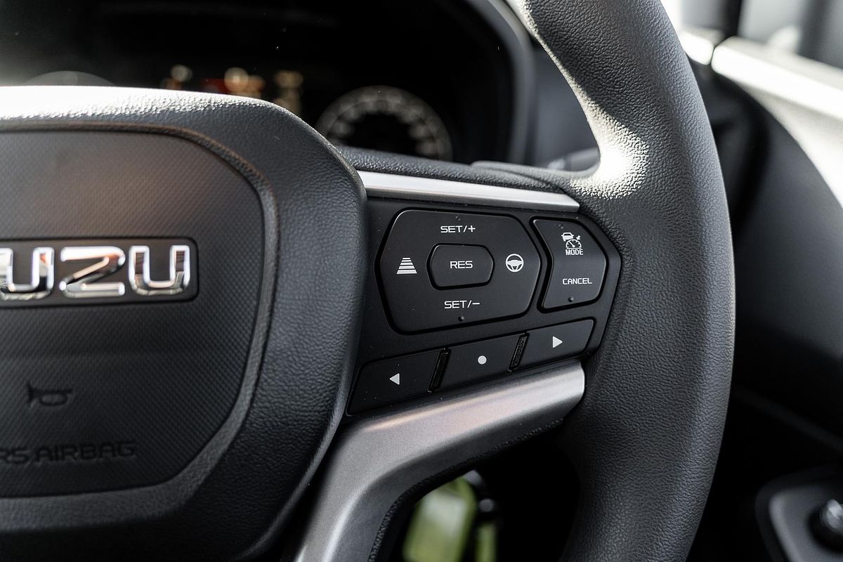 2025 Isuzu D-MAX SX High Ride Rear Wheel Drive