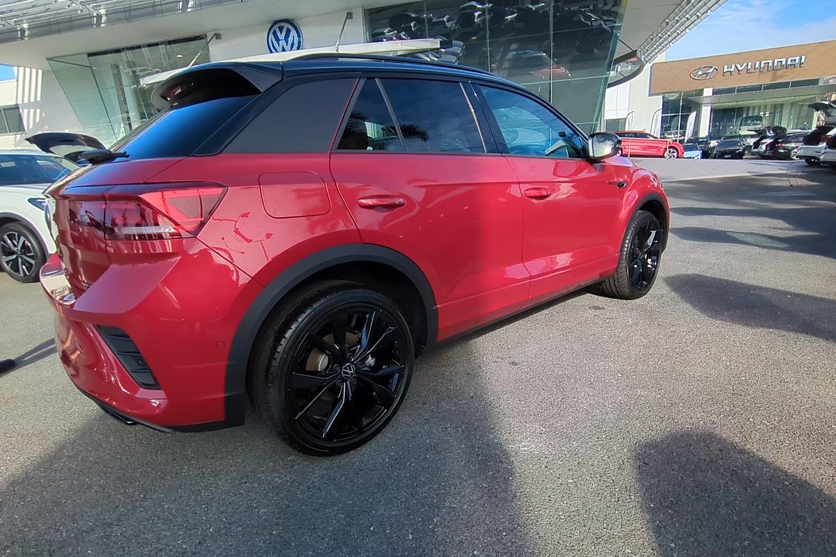 2025 Volkswagen T-Roc 140TSI R-Line D11