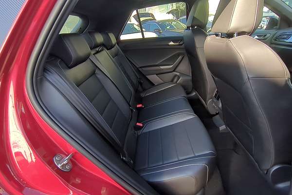2025 Volkswagen T-Roc 140TSI R-Line D11