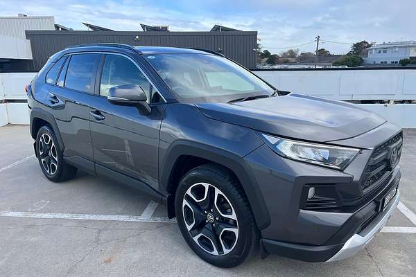 2019 Toyota RAV4 Edge AXAA54R