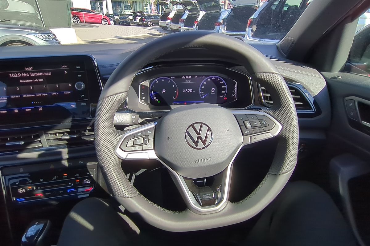 2025 Volkswagen T-Roc 140TSI R-Line D11