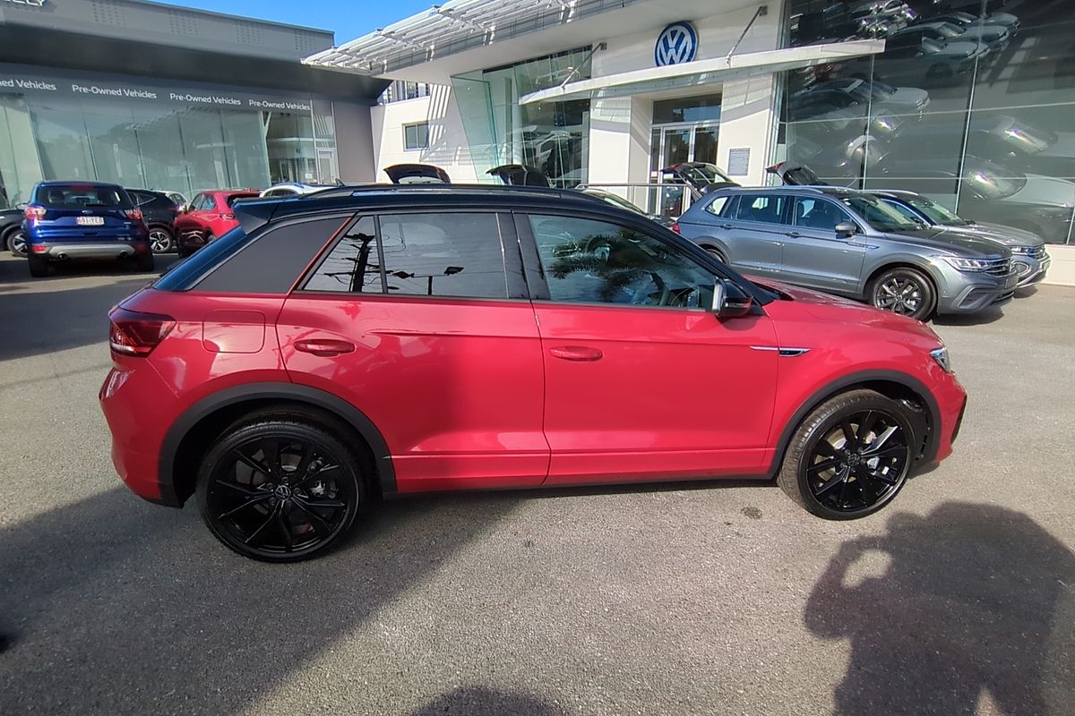 2025 Volkswagen T-Roc 140TSI R-Line D11