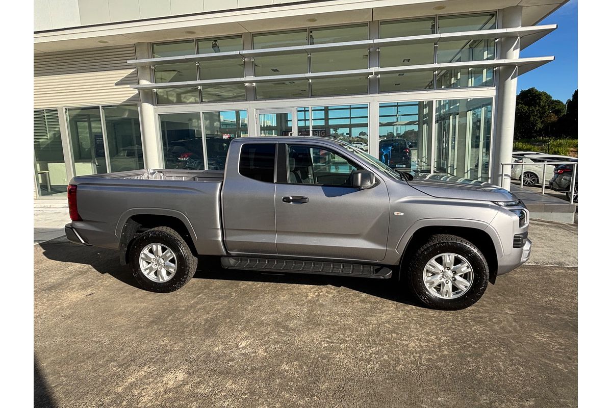 2025 Mitsubishi Triton GLX+ MV 4X4