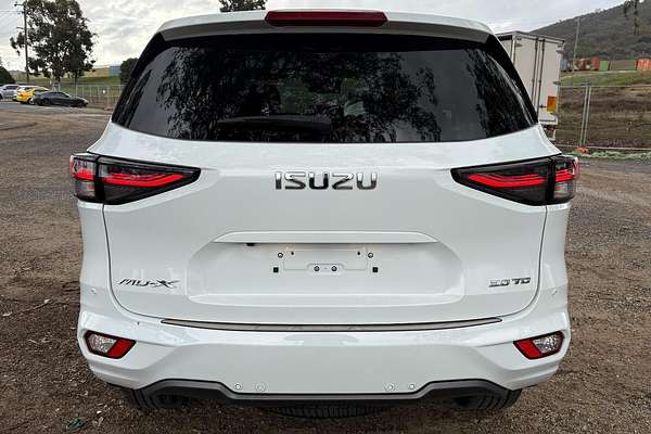 2023 Isuzu MU-X LS-T