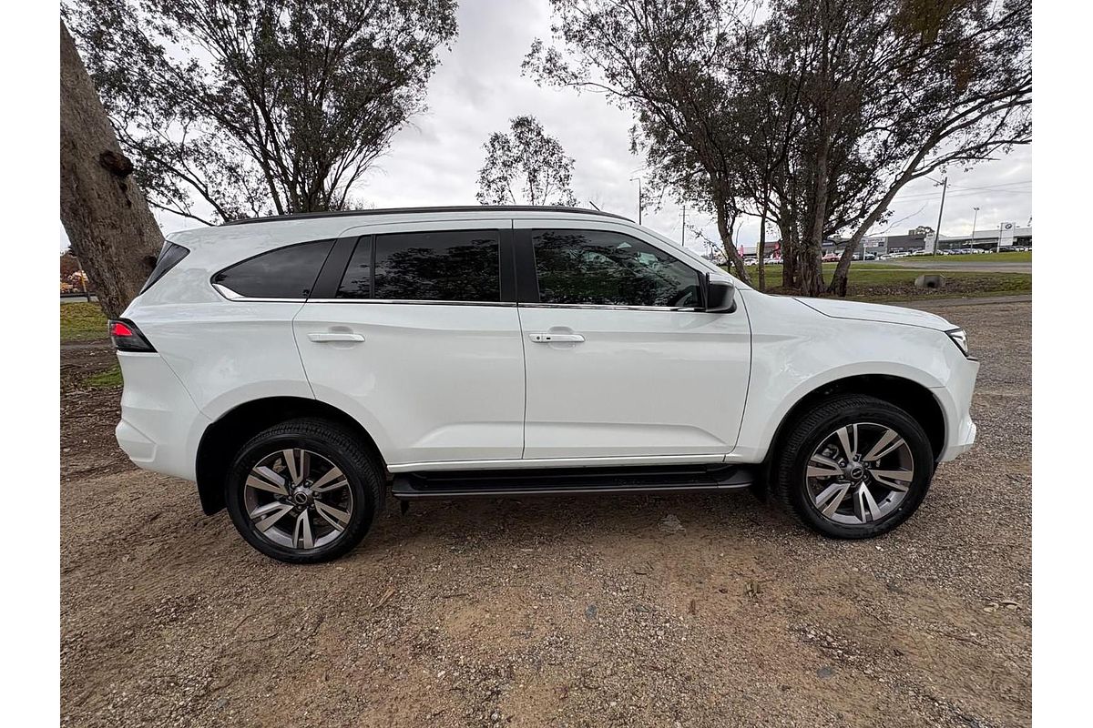 2023 Isuzu MU-X LS-T