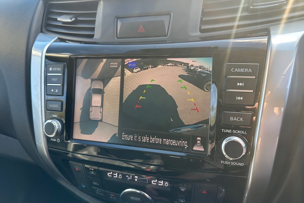 2022 Nissan Navara ST-X D23