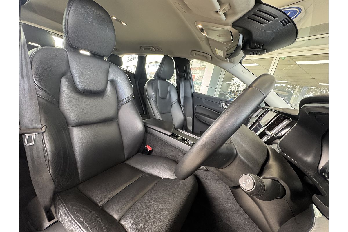2019 Volvo XC60 D4 Momentum