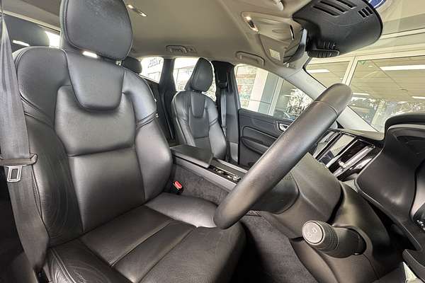 2019 Volvo XC60 D4 Momentum