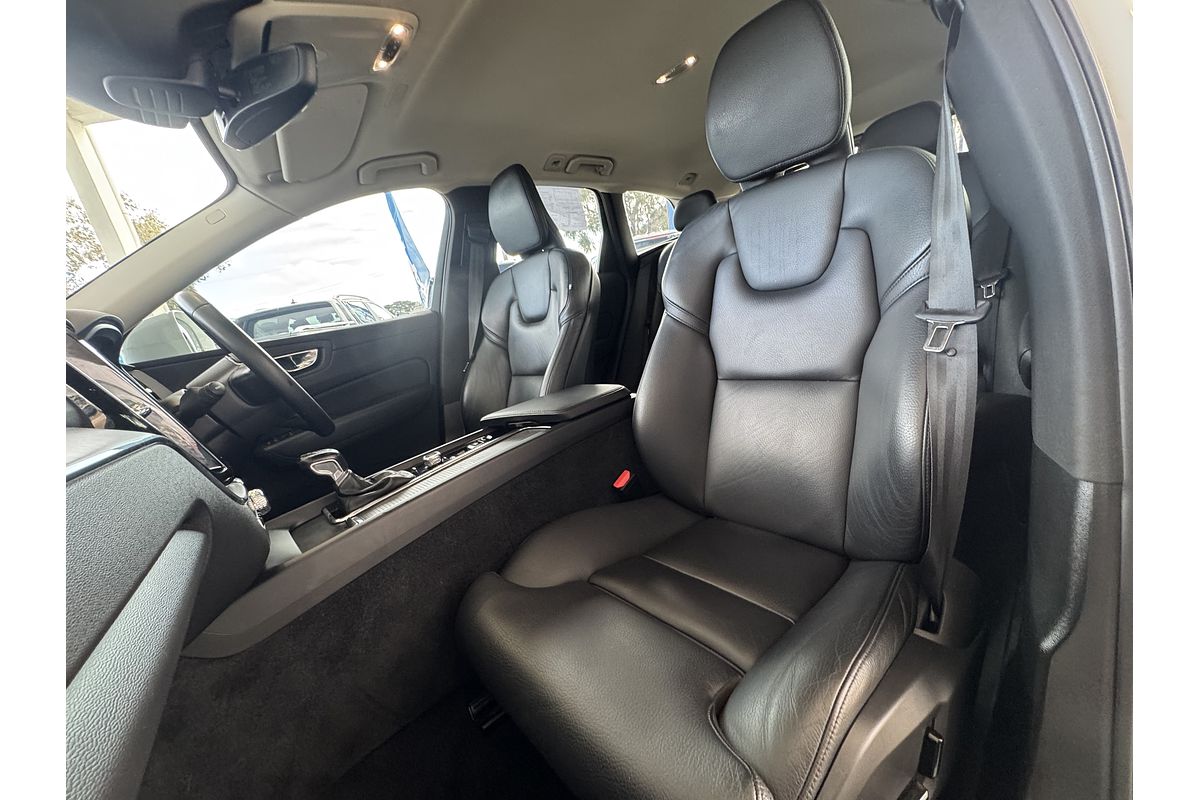 2019 Volvo XC60 D4 Momentum