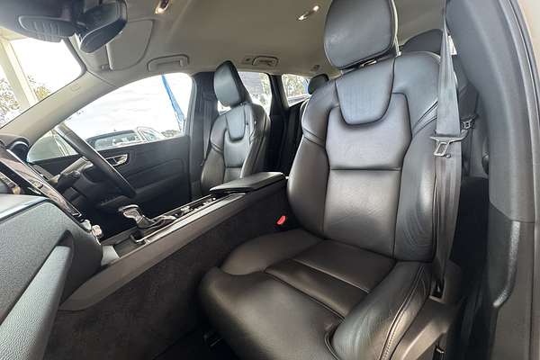2019 Volvo XC60 D4 Momentum