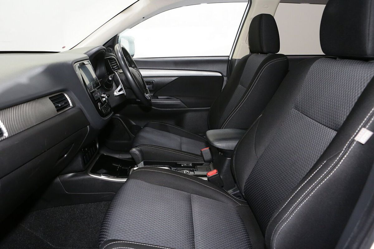 2016 Mitsubishi Outlander LS Safety Pack ZK