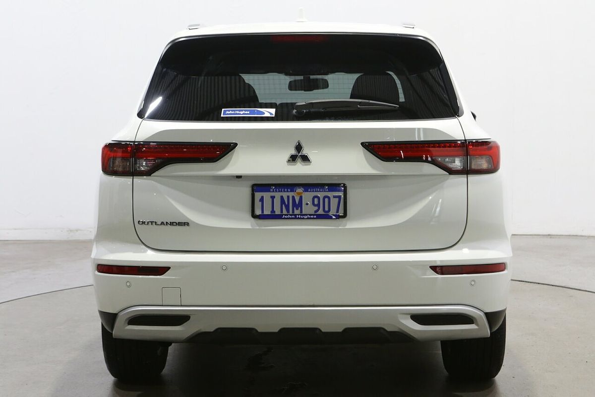 2025 Mitsubishi Outlander LS ZM