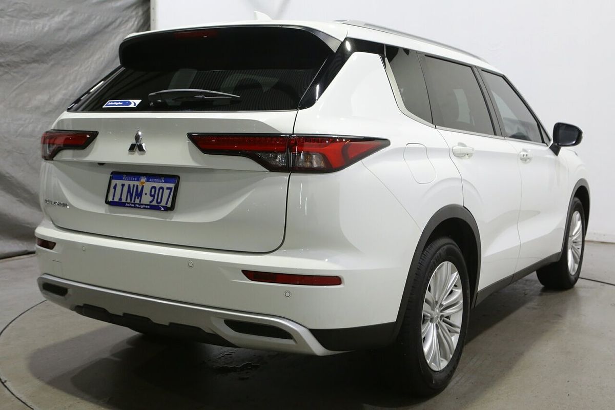 2025 Mitsubishi Outlander LS ZM