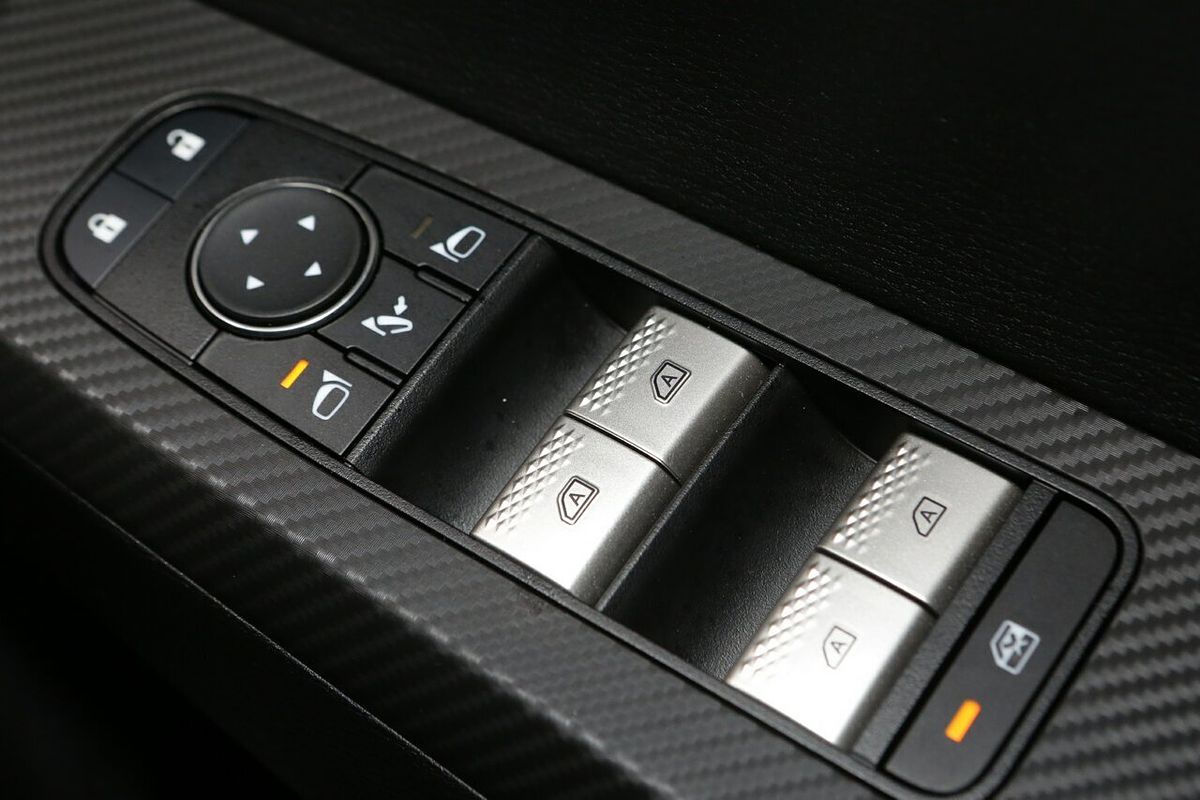 2025 Mitsubishi Outlander LS ZM