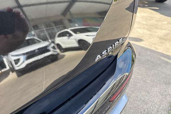 2025 Mitsubishi Outlander Aspire ZM