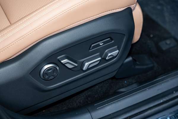 2025 Hyundai Santa Fe Hybrid Calligraphy MX5.V1