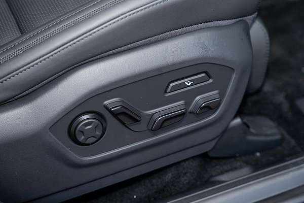 2025 Hyundai Santa Fe Hybrid Calligraphy MX5.V1