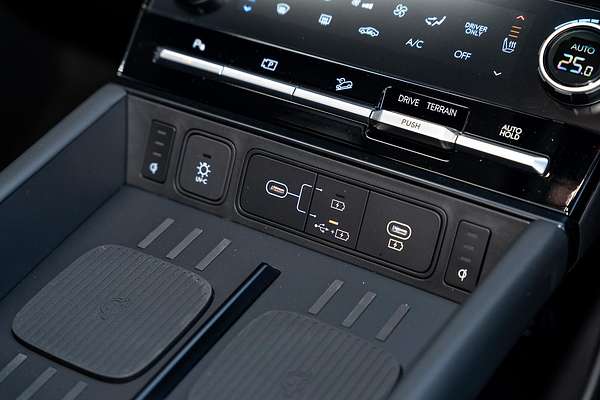 2025 Hyundai Santa Fe Hybrid Calligraphy MX5.V1