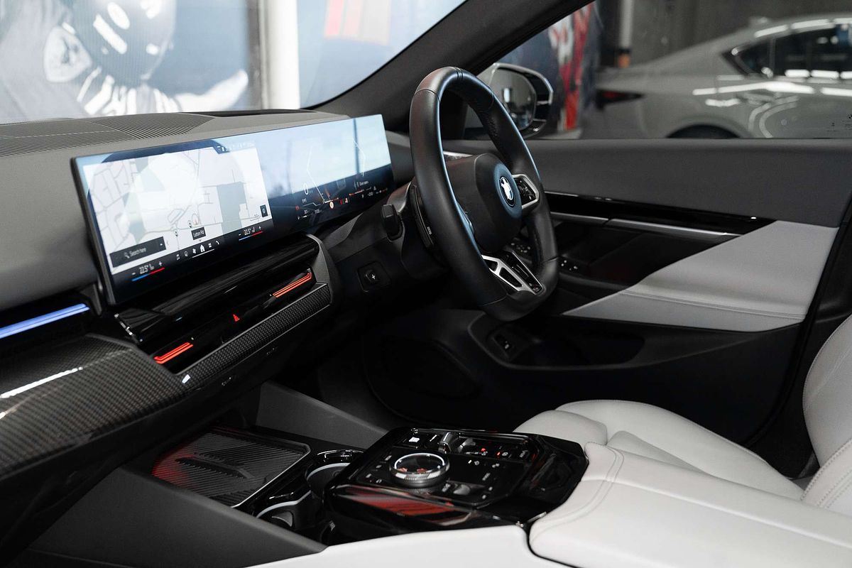 2023 BMW 5 Series 520i M Sport G60