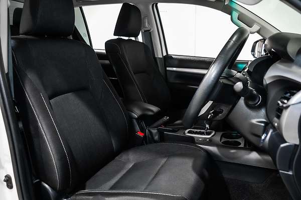 2020 Toyota Hilux SR5 GUN126R 4X4