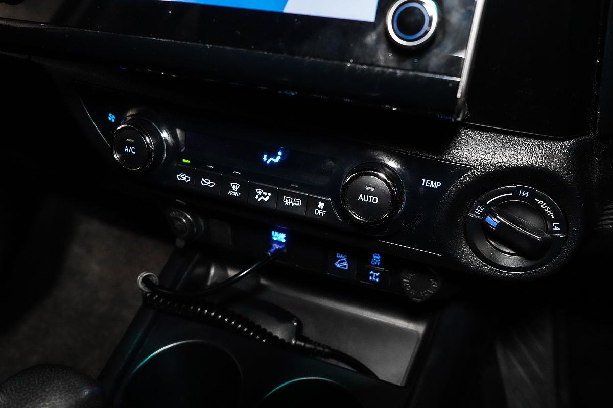 2020 Toyota Hilux SR5 GUN126R 4X4