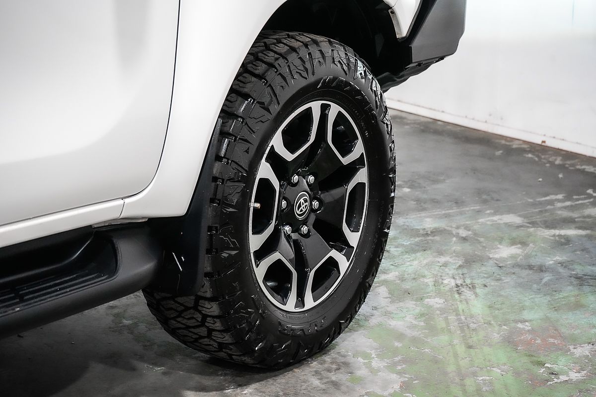 2020 Toyota Hilux SR5 GUN126R 4X4