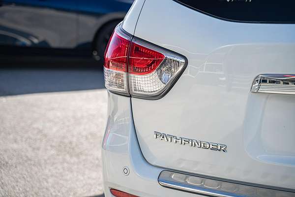 2017 Nissan Pathfinder ST-L R52 Series II