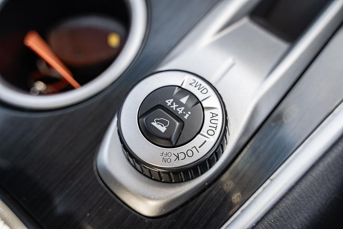 2017 Nissan Pathfinder ST-L R52 Series II