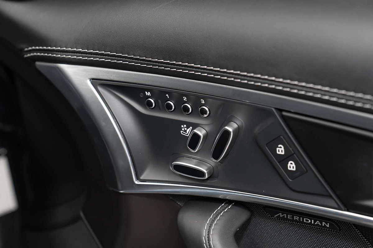 2020 Jaguar F-TYPE R-Dynamic X152
