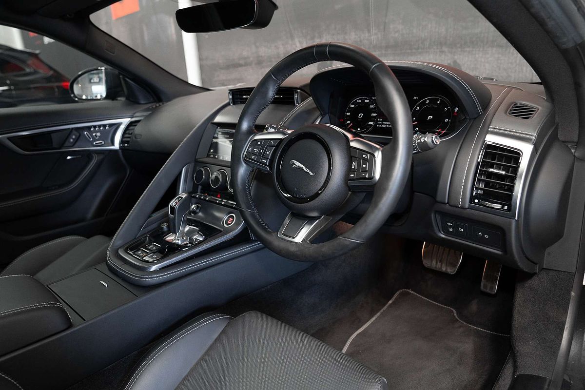 2020 Jaguar F-TYPE R-Dynamic X152