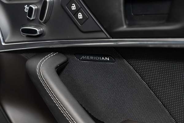 2020 Jaguar F-TYPE R-Dynamic X152