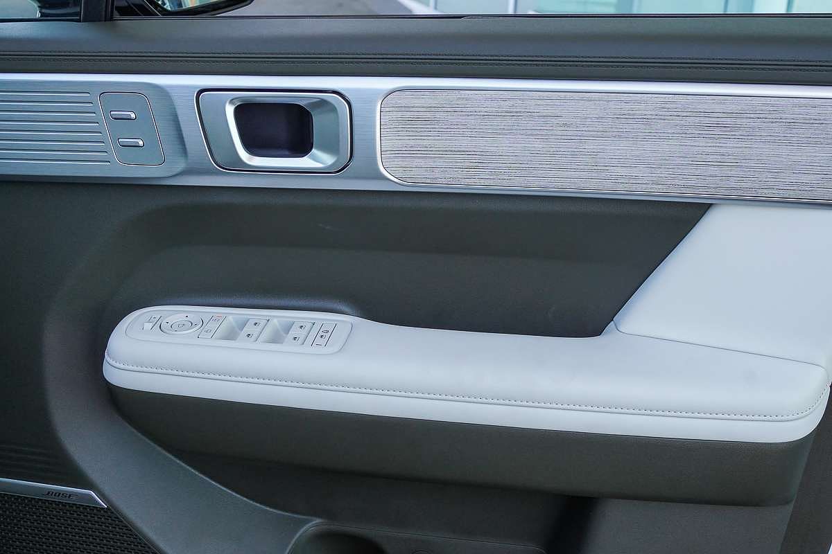 2025 Hyundai Santa Fe Hybrid Calligraphy MX5.V1