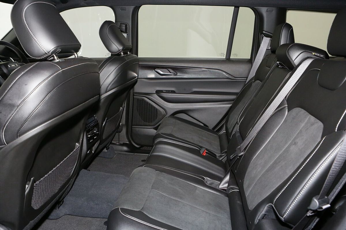 2023 Jeep Grand Cherokee Night Eagle WL