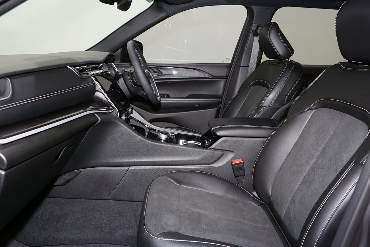 2023 Jeep Grand Cherokee Night Eagle WL