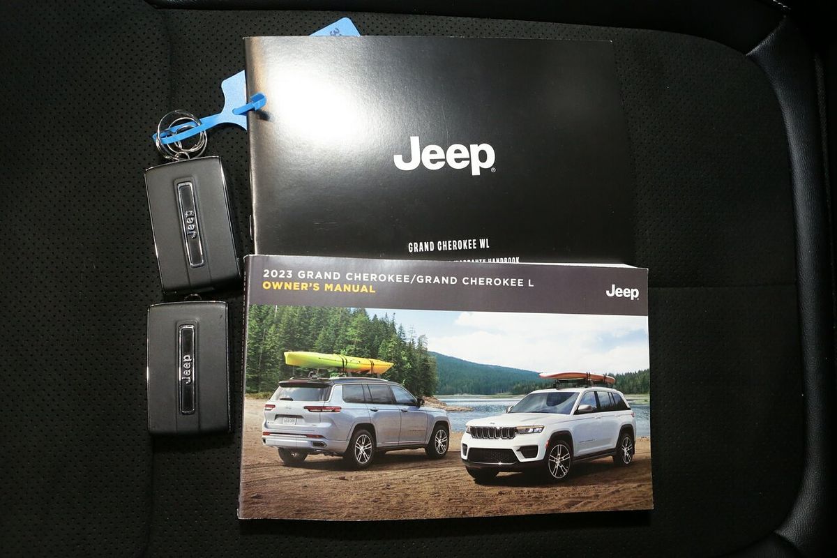 2023 Jeep Grand Cherokee Night Eagle WL