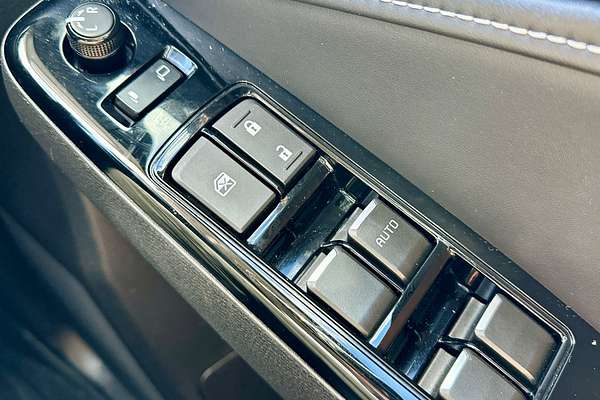 2024 Isuzu MU-X LS-T