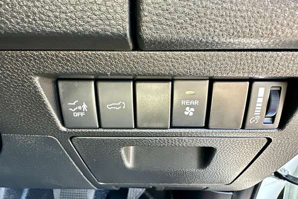 2024 Isuzu MU-X LS-T