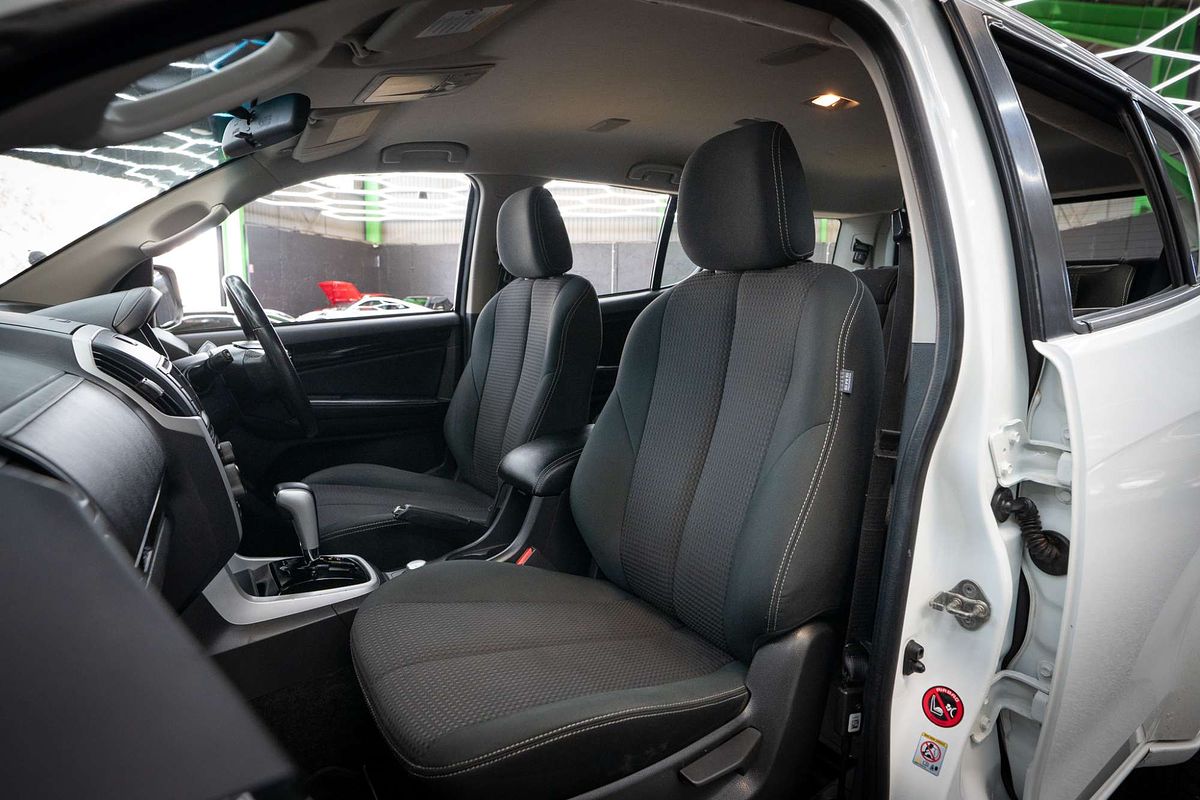 2021 Isuzu MU-X LS-M