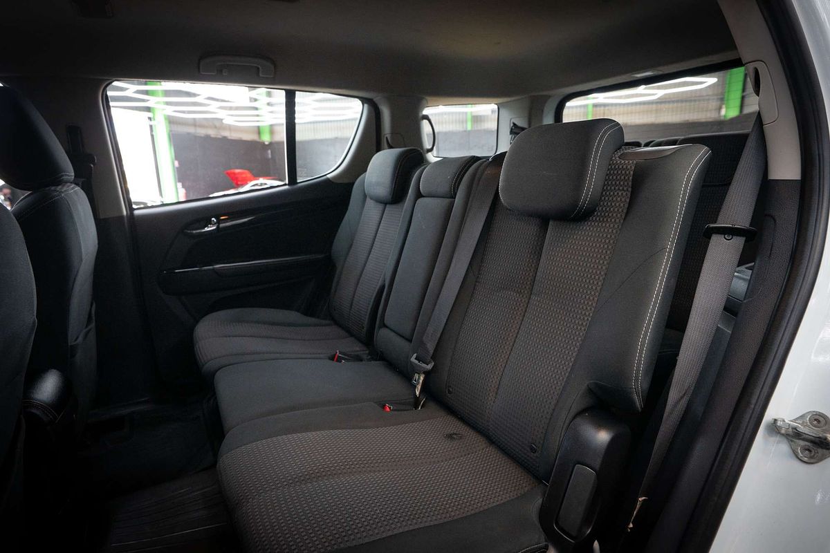 2021 Isuzu MU-X LS-M