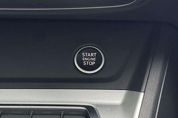 2025 Audi Q3 35 TFSI S line F3